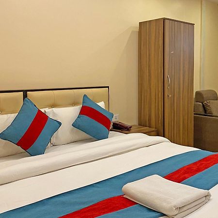 Hotel Airport Holiday Катманду Екстер'єр фото