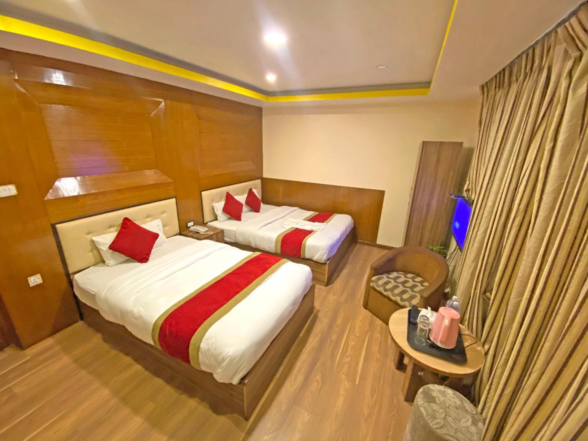 Hotel Airport Holiday Катманду Екстер'єр фото