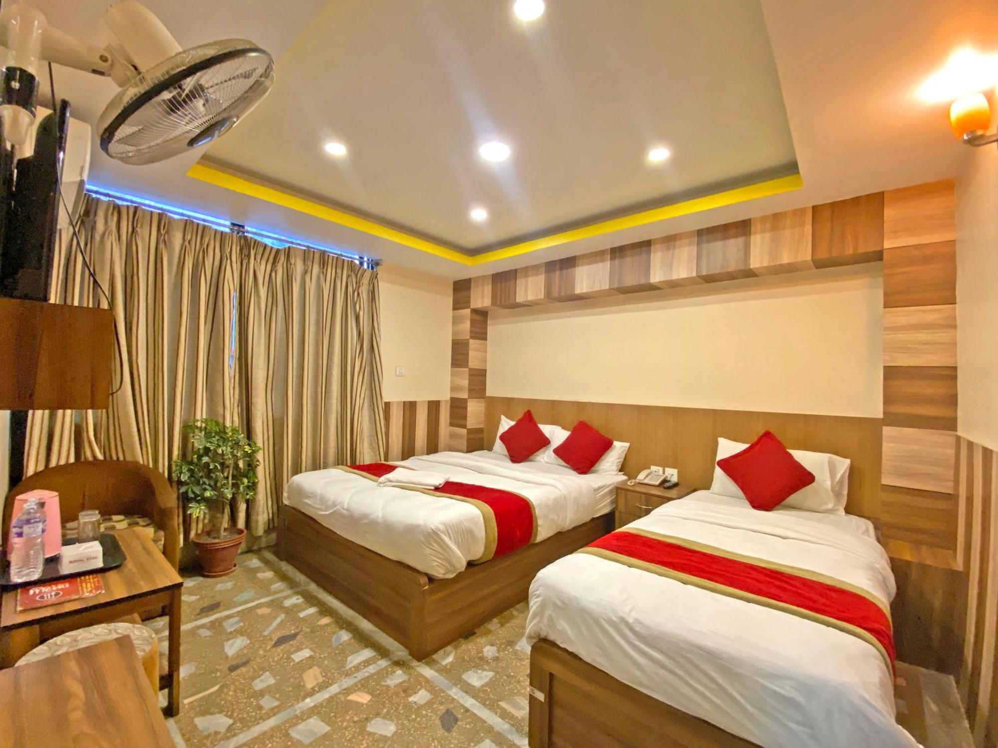 Hotel Airport Holiday Катманду Екстер'єр фото