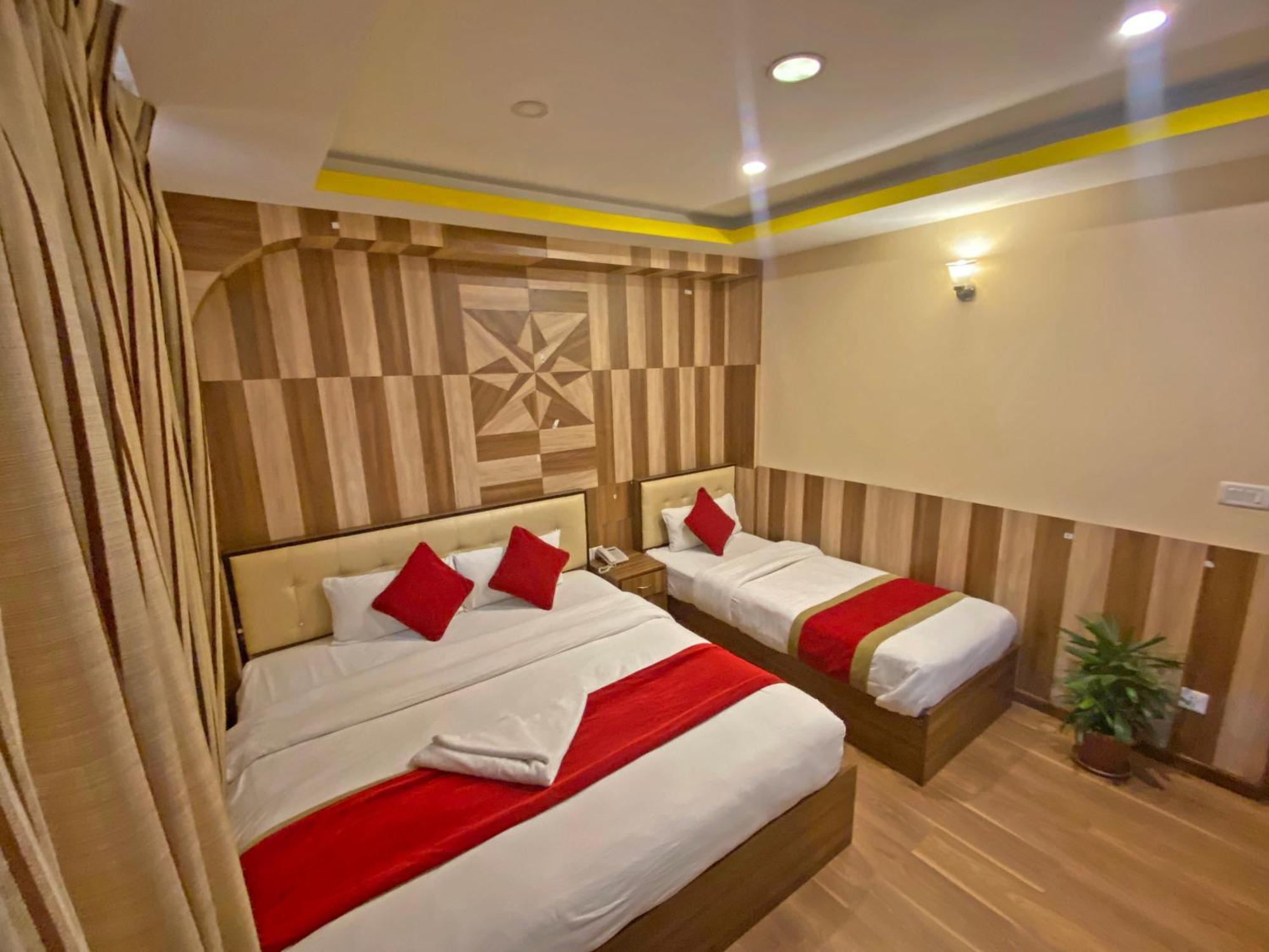 Hotel Airport Holiday Катманду Екстер'єр фото