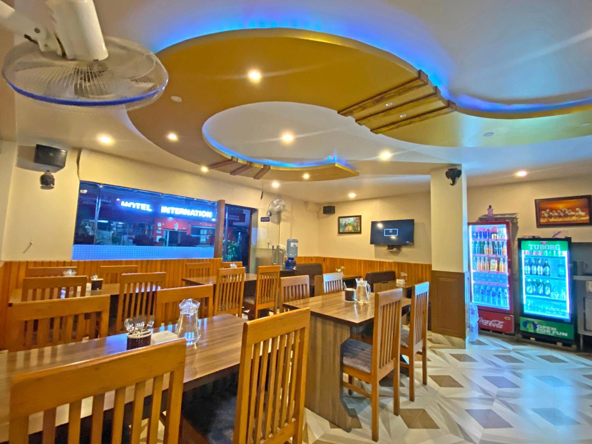 Hotel Airport Holiday Катманду Екстер'єр фото