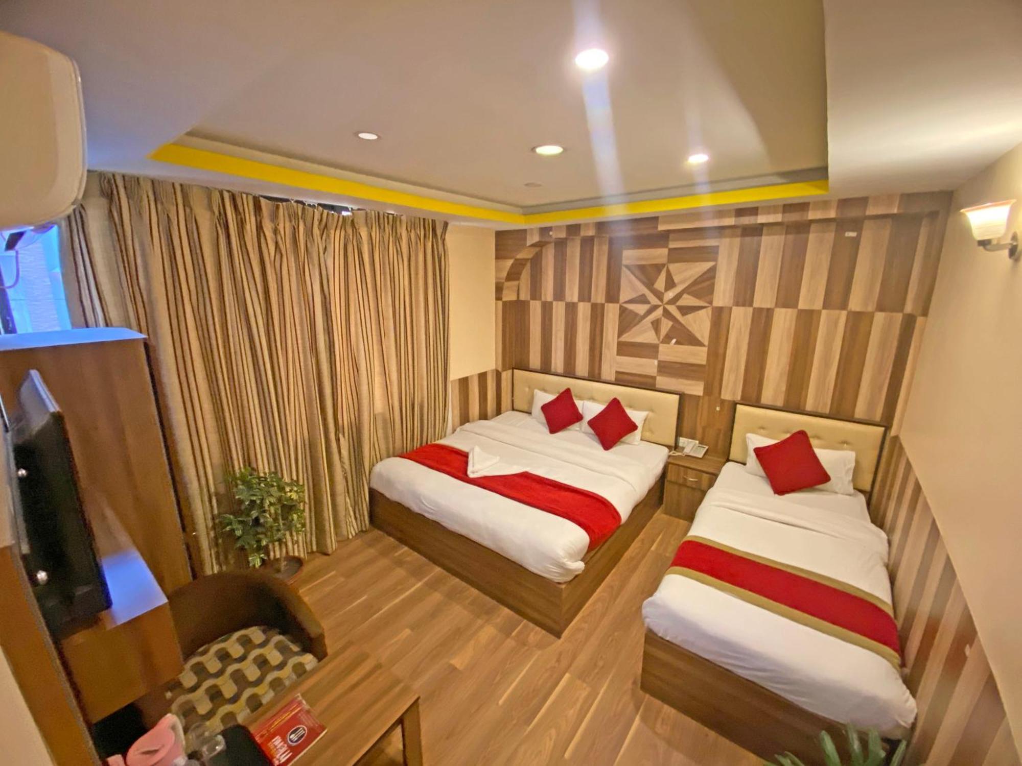Hotel Airport Holiday Катманду Екстер'єр фото