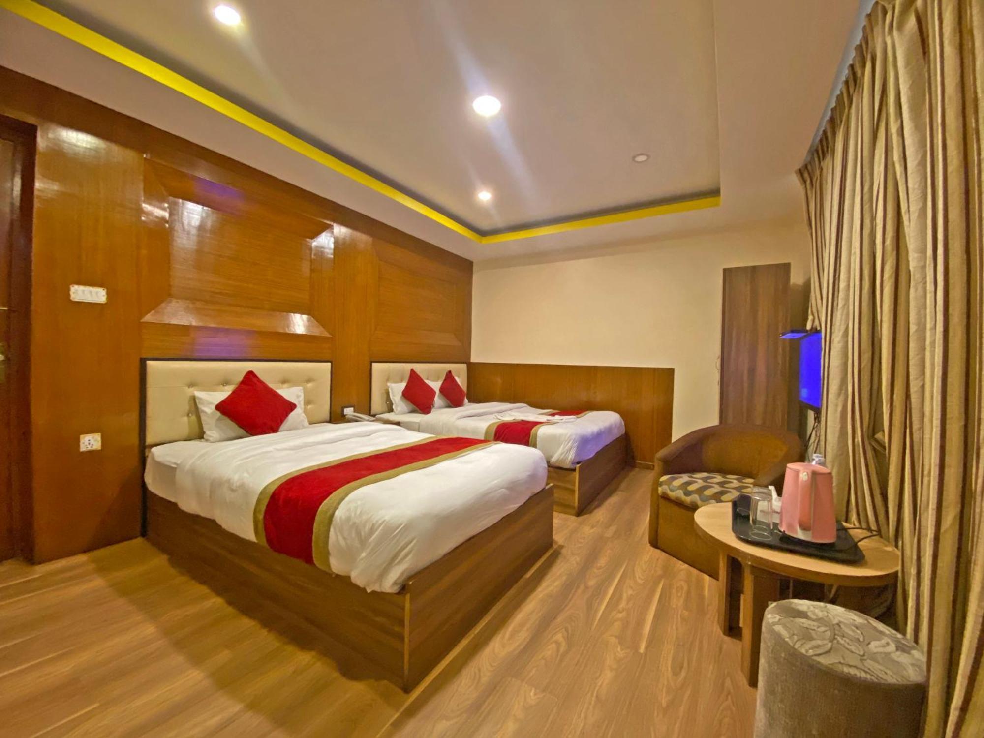 Hotel Airport Holiday Катманду Екстер'єр фото