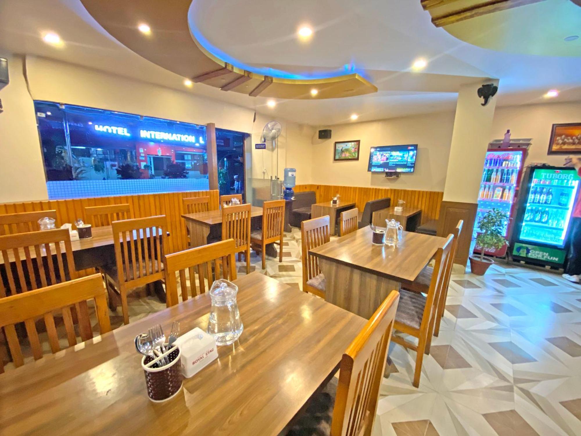 Hotel Airport Holiday Катманду Екстер'єр фото