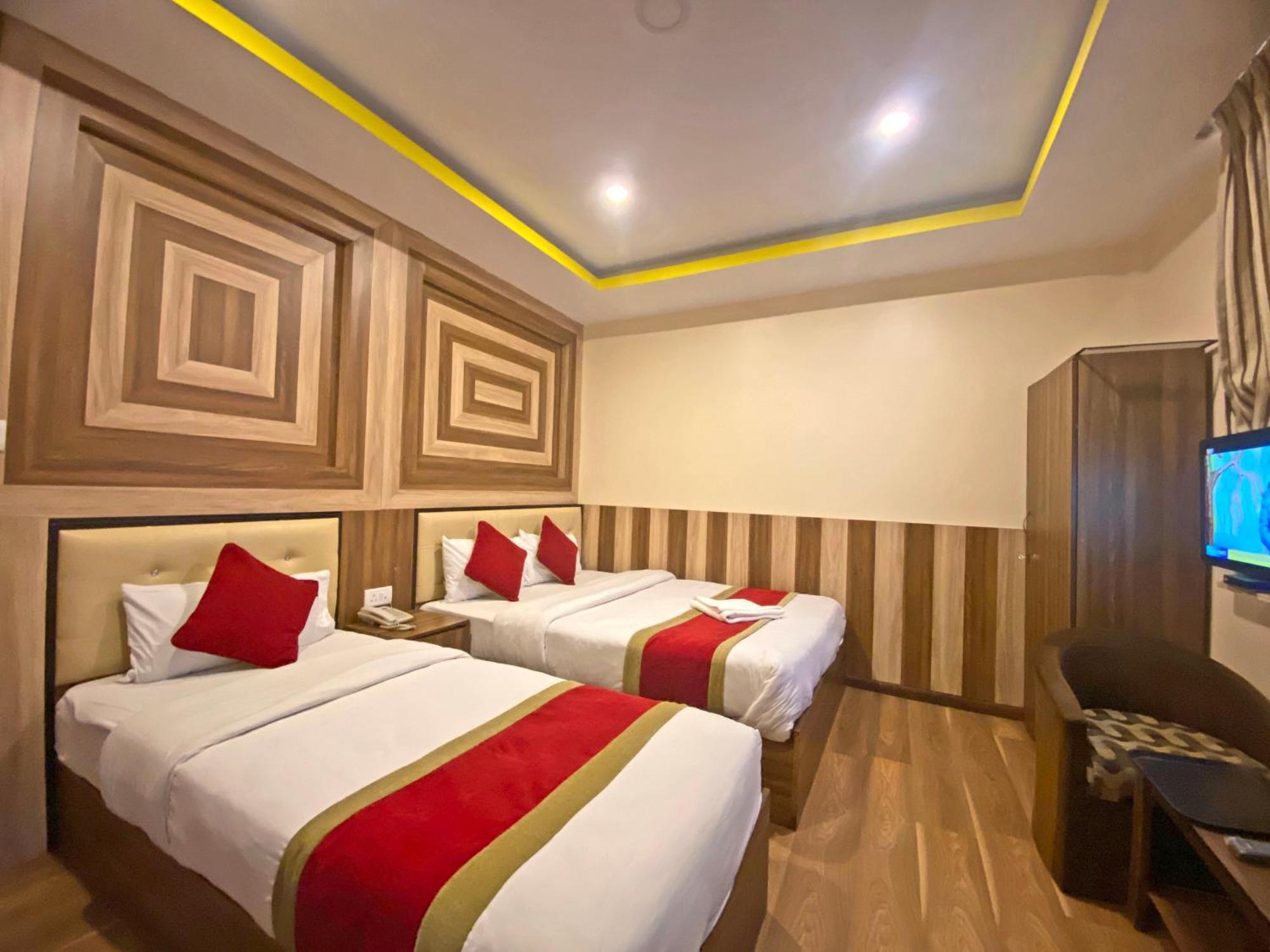 Hotel Airport Holiday Катманду Екстер'єр фото