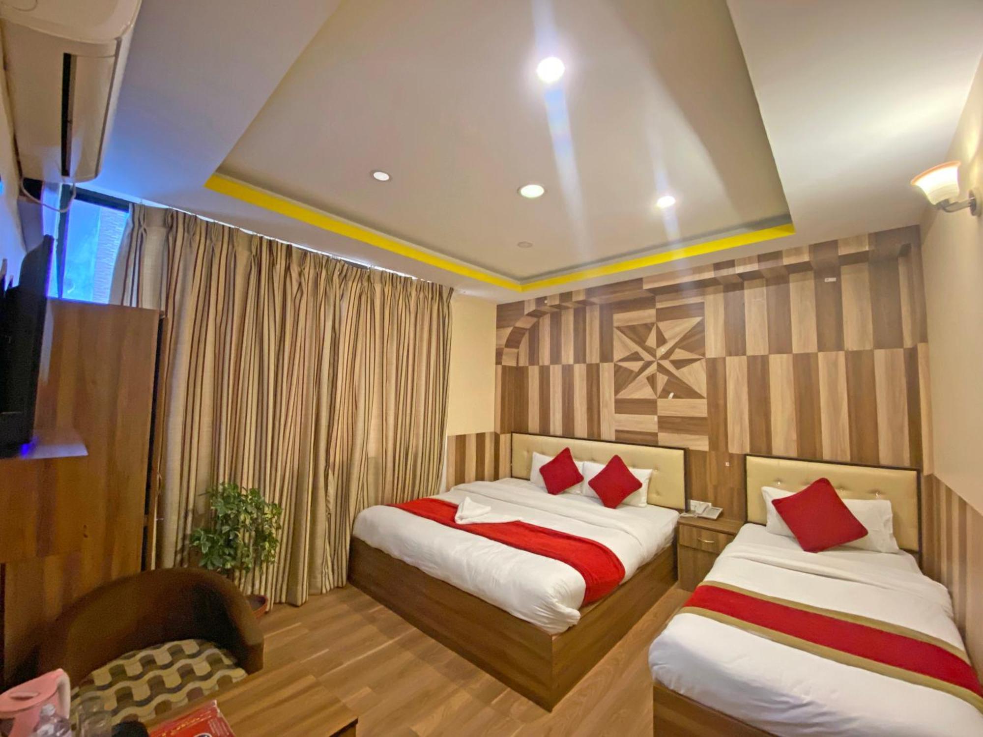 Hotel Airport Holiday Катманду Екстер'єр фото