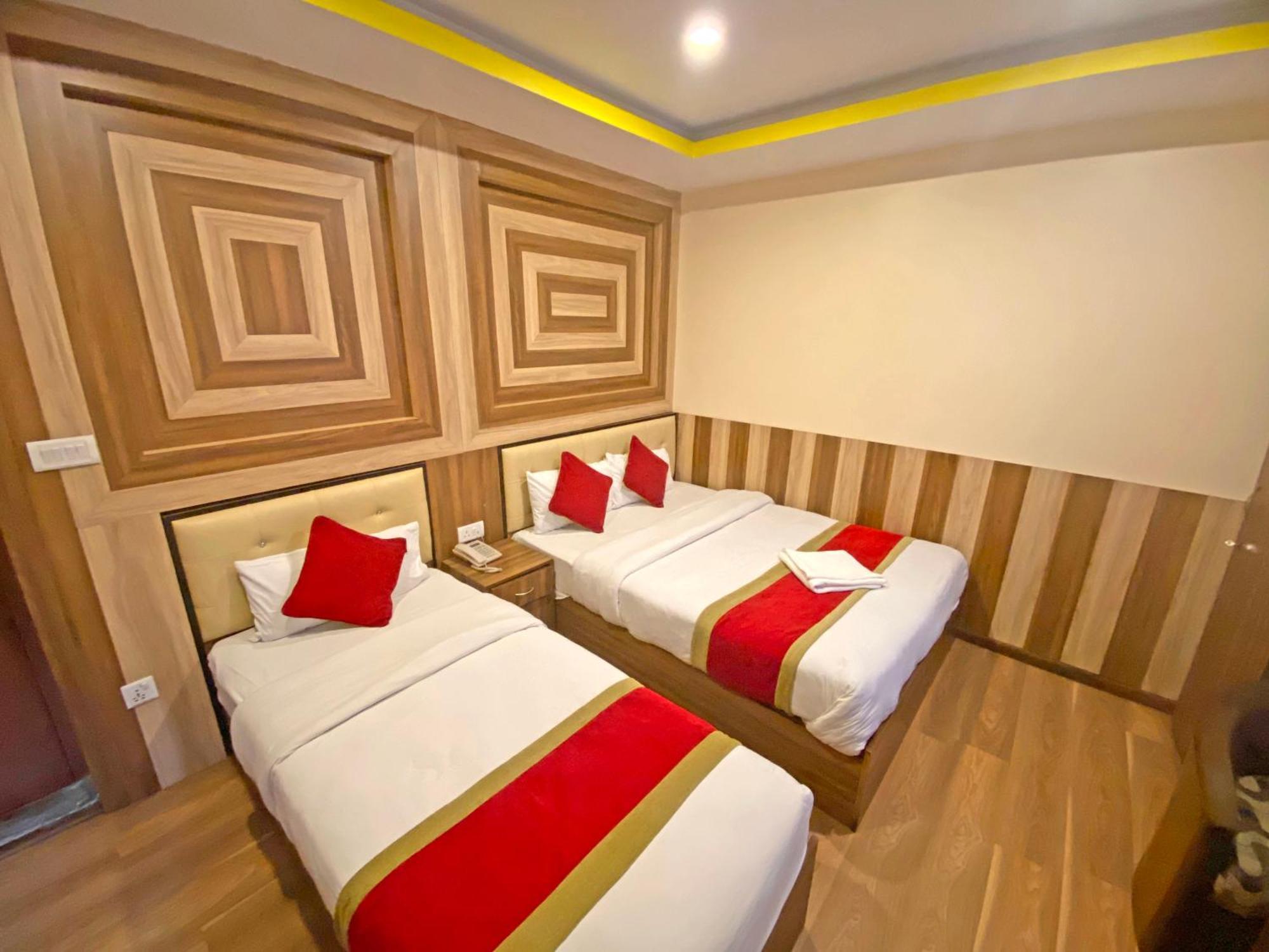 Hotel Airport Holiday Катманду Екстер'єр фото