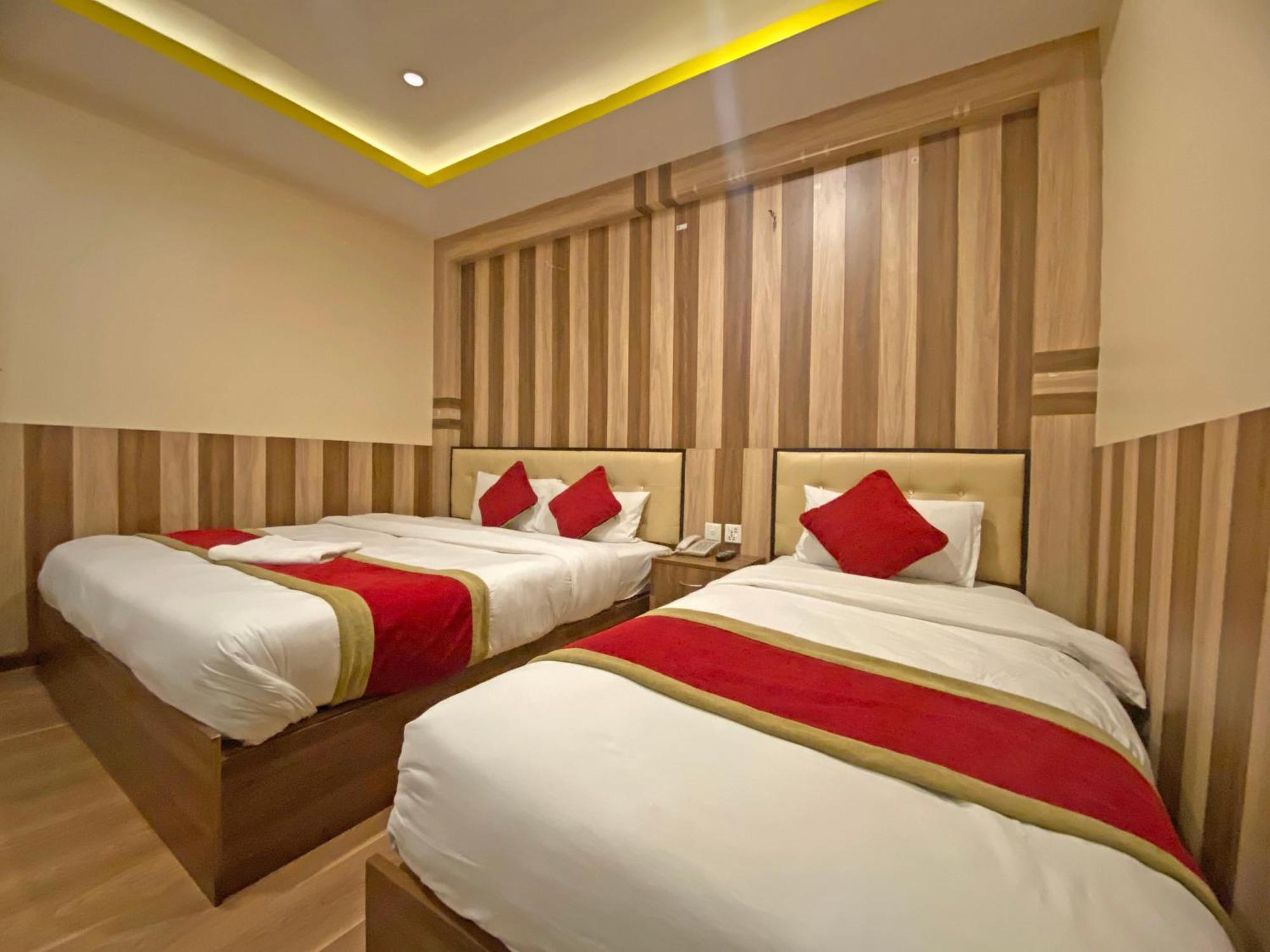 Hotel Airport Holiday Катманду Екстер'єр фото