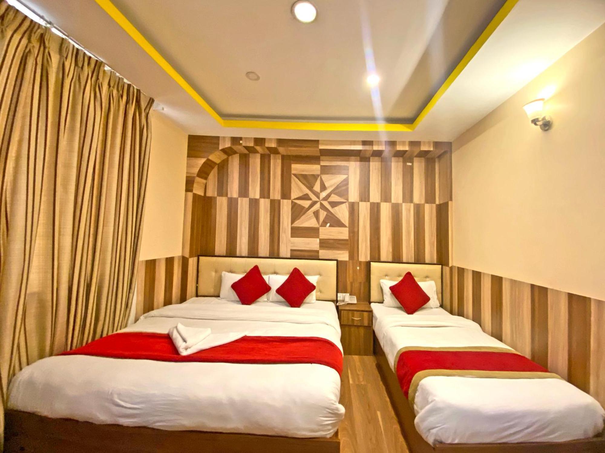 Hotel Airport Holiday Катманду Екстер'єр фото
