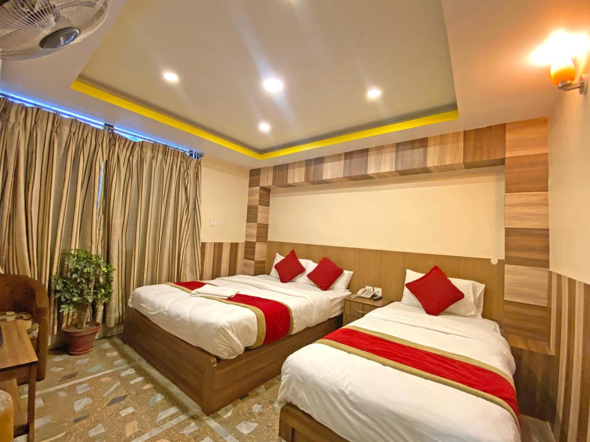 Hotel Airport Holiday Катманду Екстер'єр фото