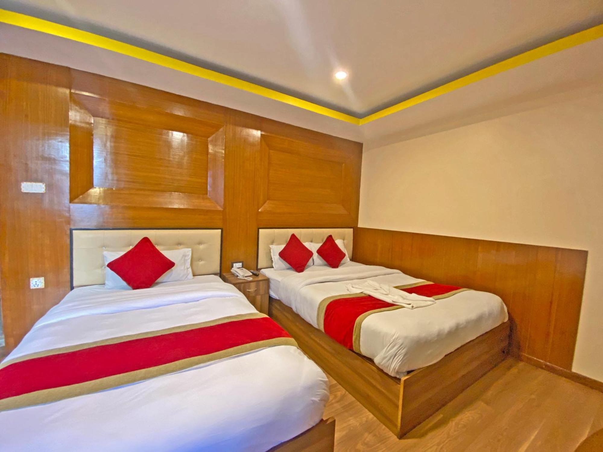 Hotel Airport Holiday Катманду Екстер'єр фото